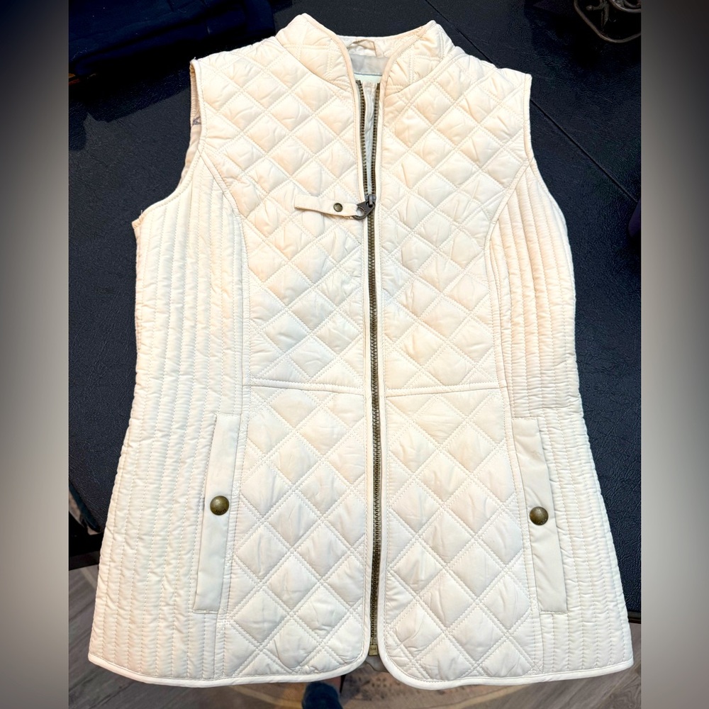 Joules Quilted Puffer Vest in Cream